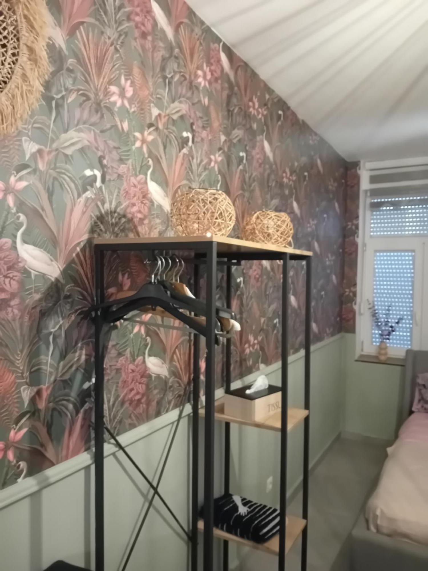 Studio Meuble 4Km Aeroport Charleroi Ngoại thất bức ảnh